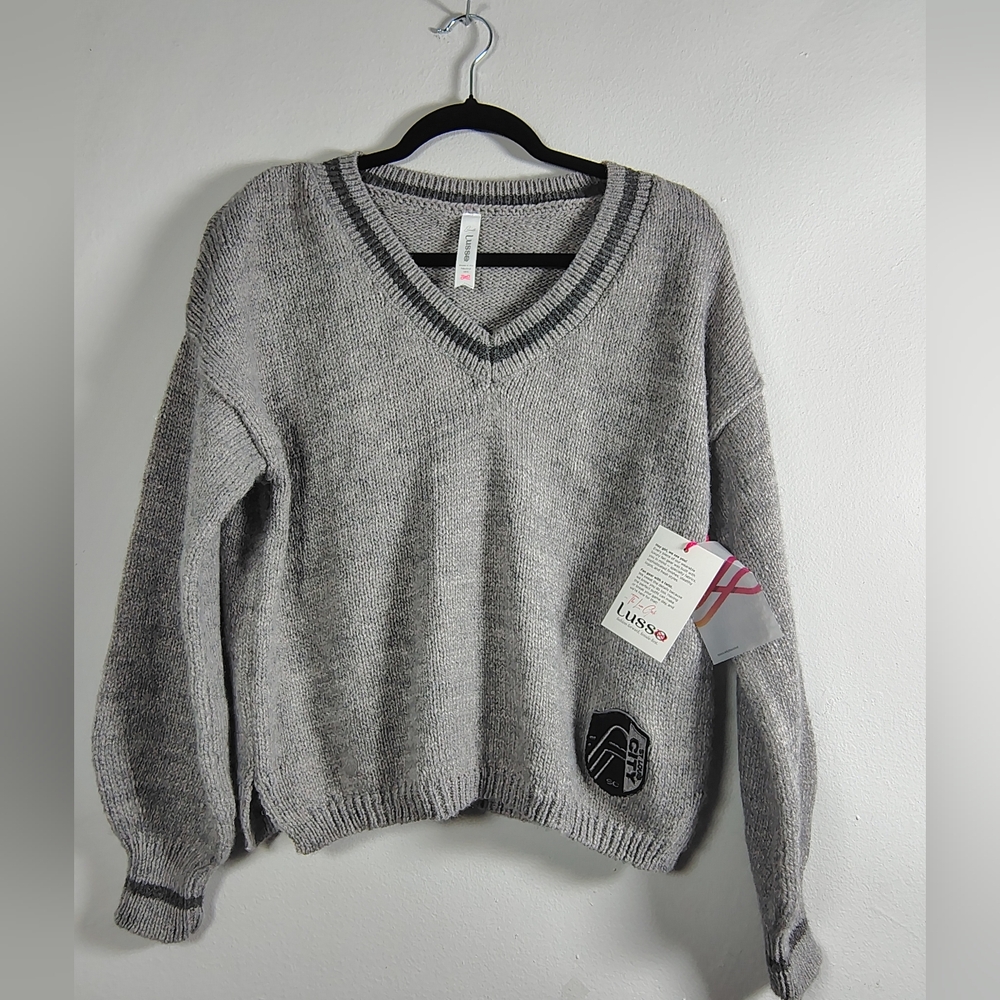 St. Louis City NWT Gray Knit Womens Soccer Sweater Size Small